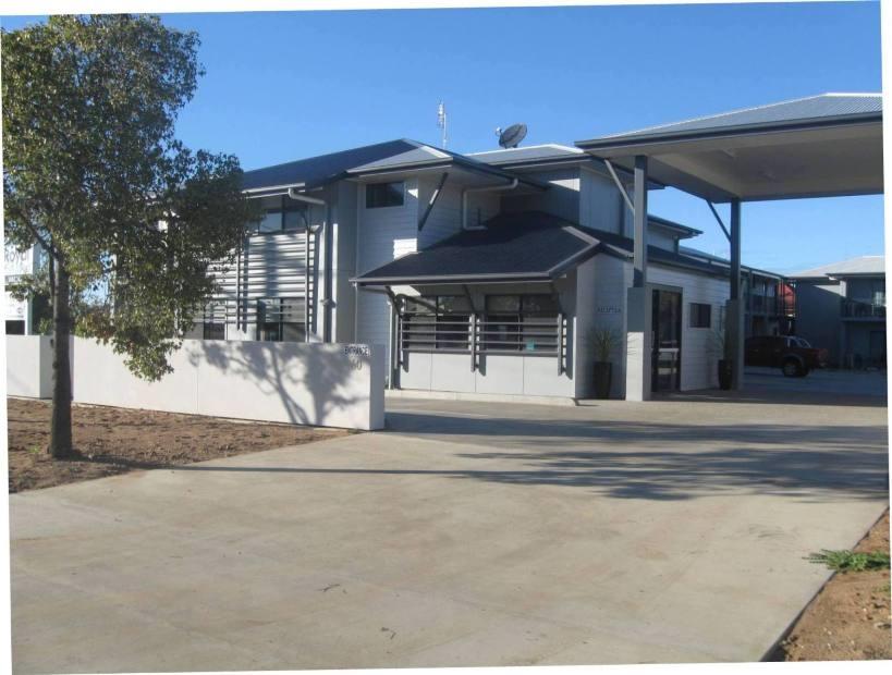 Royal Motel Miles Exterior photo